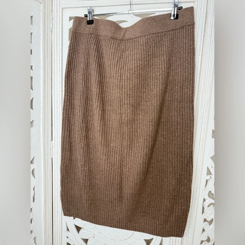 GAP CashSoft Tan Ribbed Midi Skirt